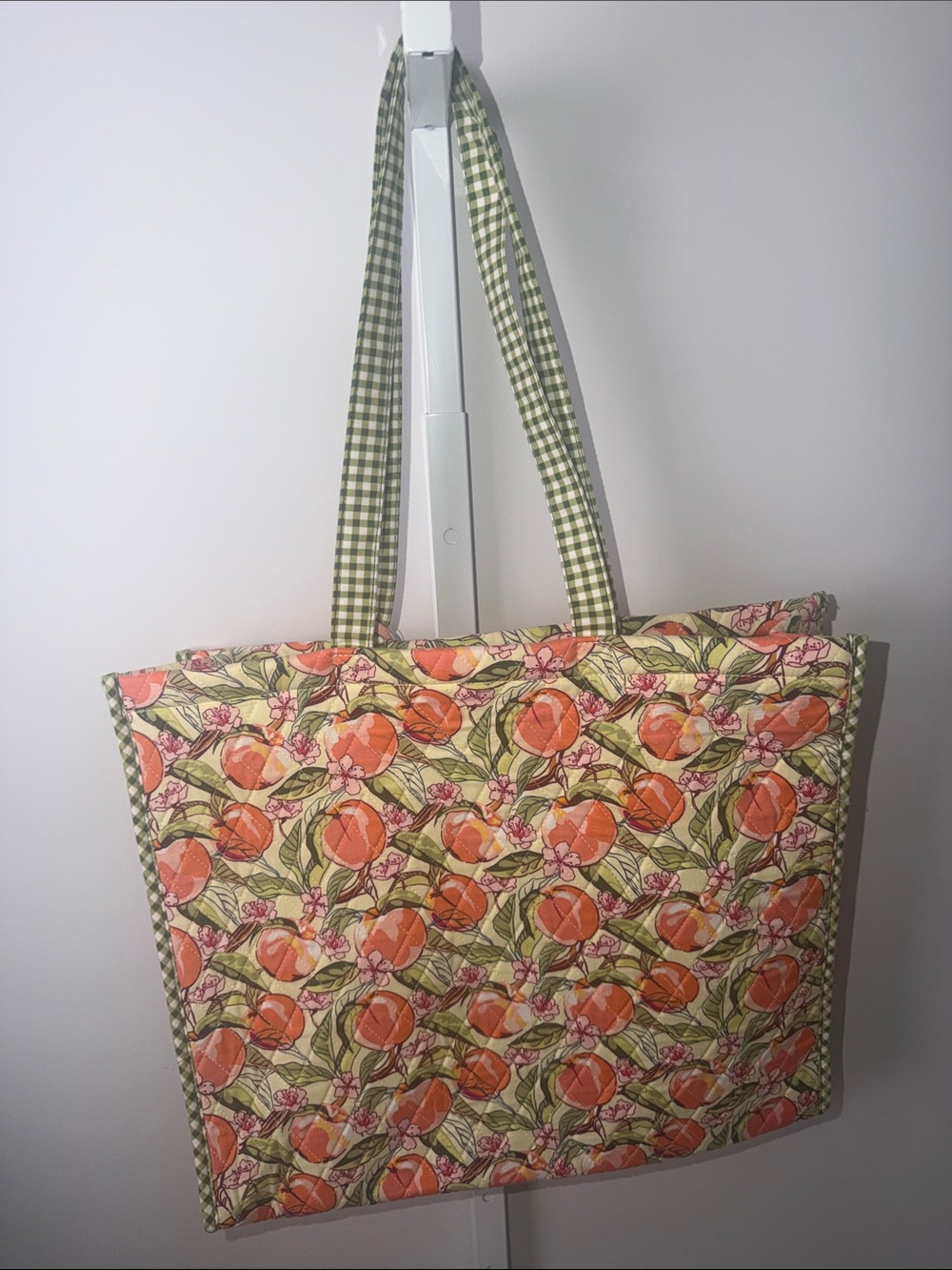 NWT Vera Bradley Peach Blossom Quilted Tote in Peach, Green, Pink - Picture 6 of 7
